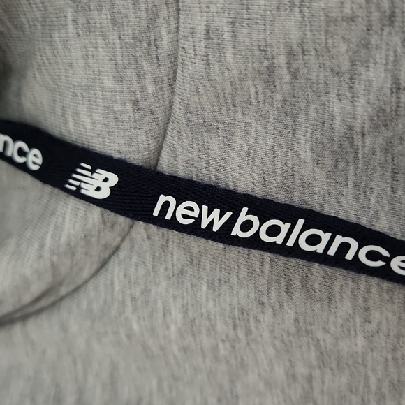 Hooded tank twist back - Picture 2 of 6